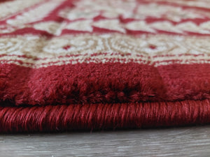 Red Luxurious Traditional Rug -  Excellence